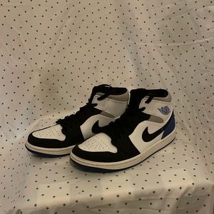 Jordan 1 Mid